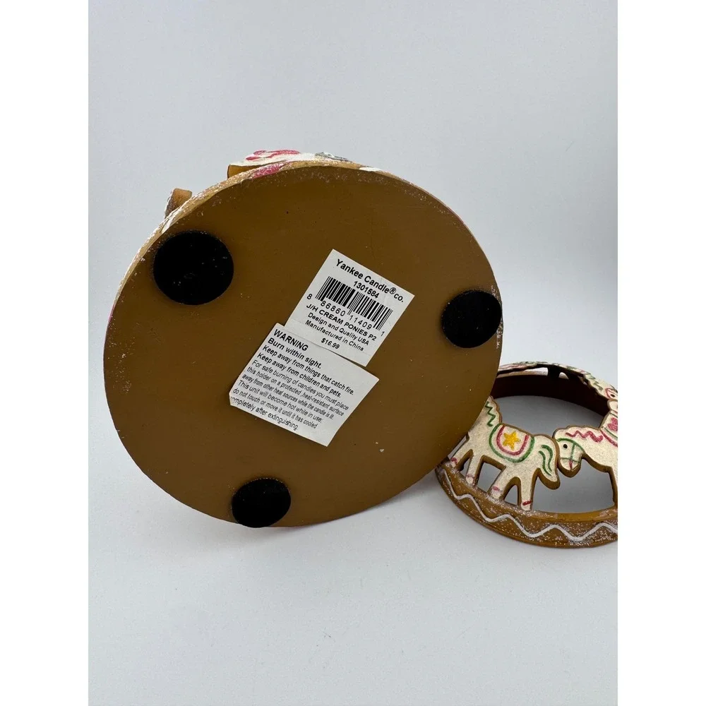 Yankee Candle‎ Gingerbread Carousel Large Jar Holder with Illuma Lid